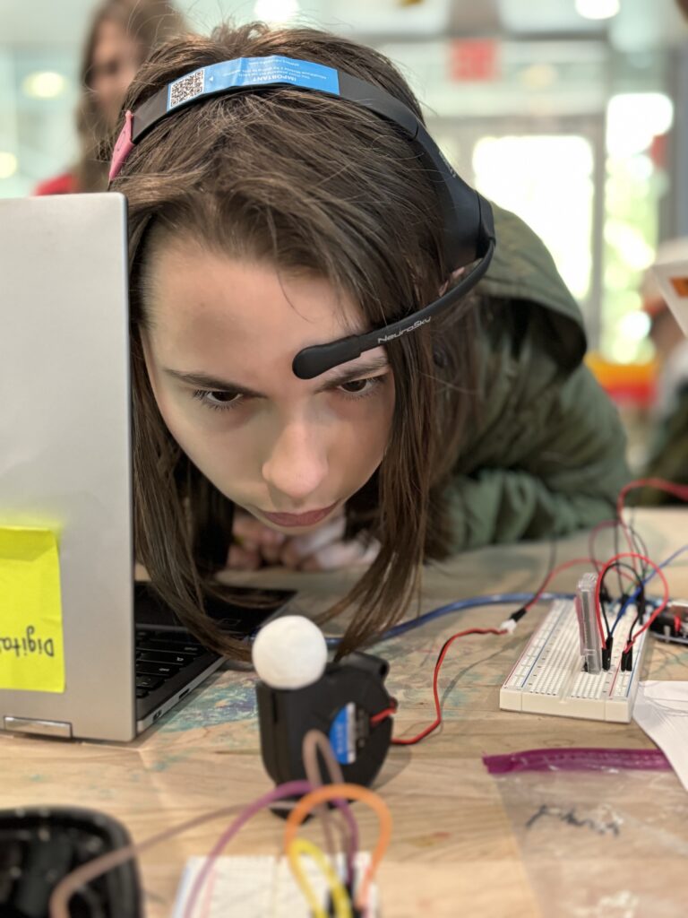 NeuroVivid Team to Showcase Brain-Computer Interface Experience at NextGen STEMFest
